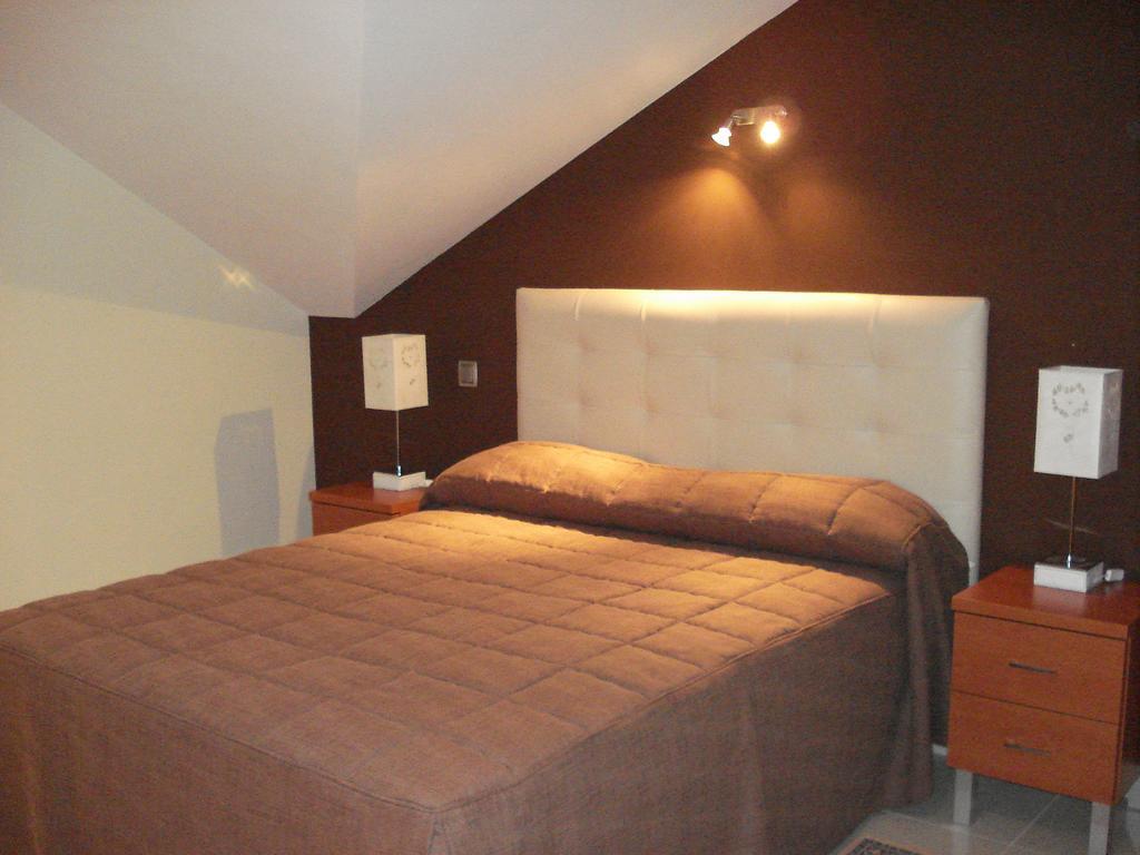 Apartamentos Monte Hernanz Riaza Oda fotoğraf