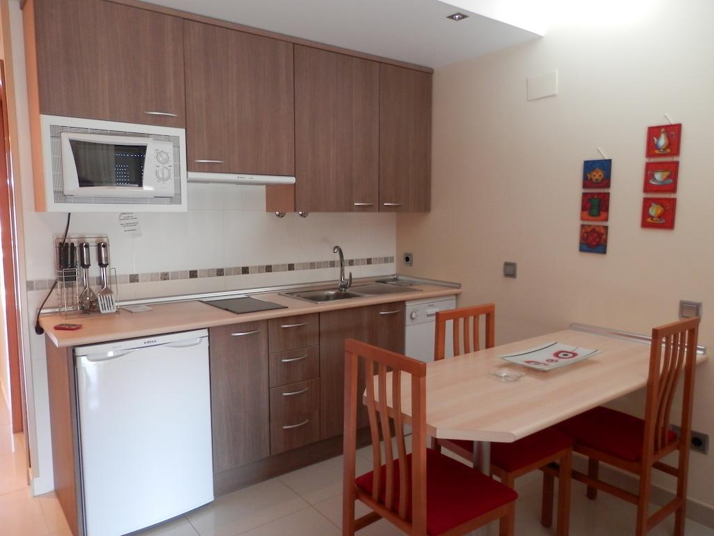 Apartamentos Monte Hernanz Riaza Oda fotoğraf